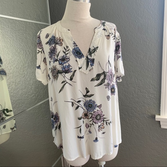 Romantic floral short sleeve top - Picture 2 of 3